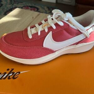 Nike waffle debut retro sneakers